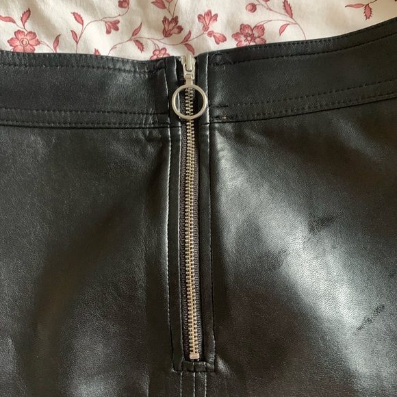 Aritzia Black Leather Skirt - Picture 4 of 5